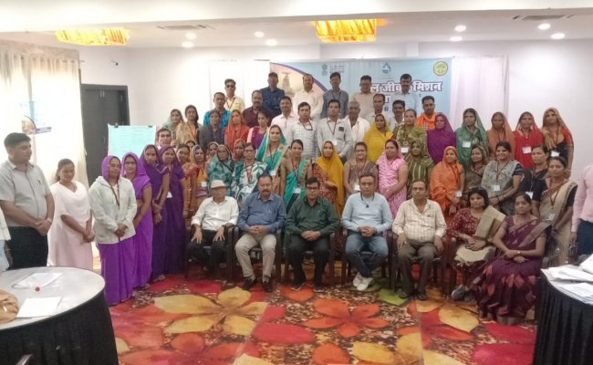 जल जीवन मिशन मध्यप्रदेश के अंतर्गत मनासा के होटल शगुन पैलेस मे एक दिवसीय ग्राम स्तरीय सामुदायिक प्रशिक्षण शिविर आयोजित